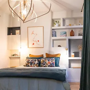 La Maison Vague Bed & Breakfast